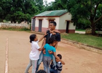 und wir lâchent zusamen